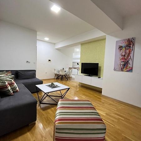 Apartamento Skopje Centar Margarita Luxury Aprtment Exterior foto
