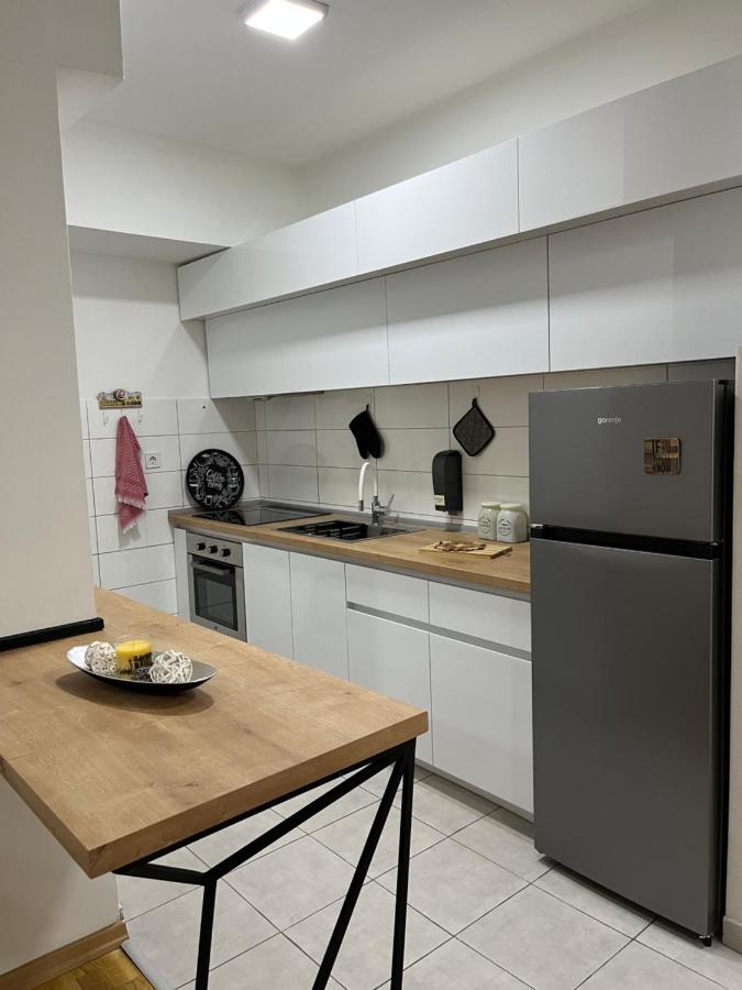 Apartamento Skopje Centar Margarita Luxury Aprtment Exterior foto