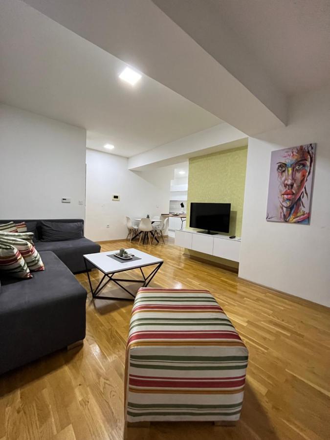 Apartamento Skopje Centar Margarita Luxury Aprtment Exterior foto